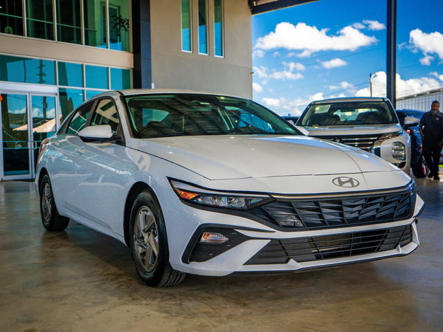 2025 Hyundai Elantra SE