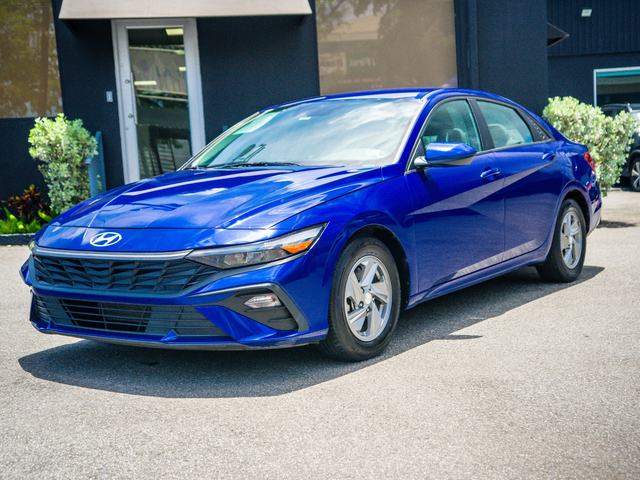 2025 Hyundai Elantra SE