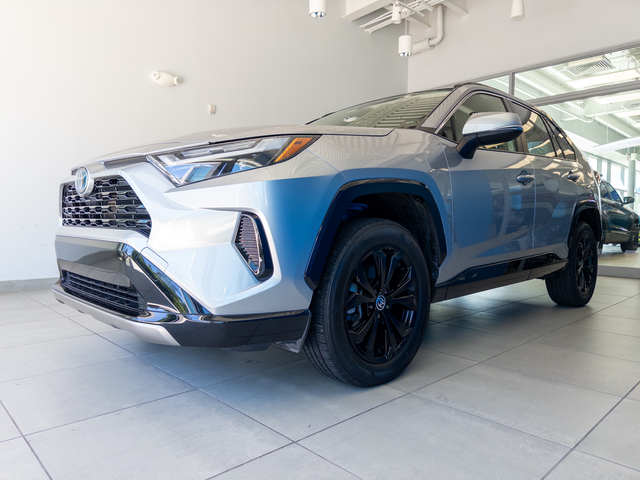 2023 Toyota RAV4 Hybrid SE