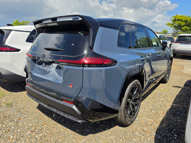 Inventario Nuevos 37 2026 Toyota RAV4 Plug-In Hybrid SE