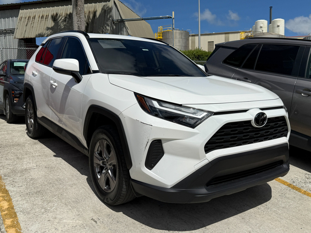 Toyota RAV4 XLE 2024