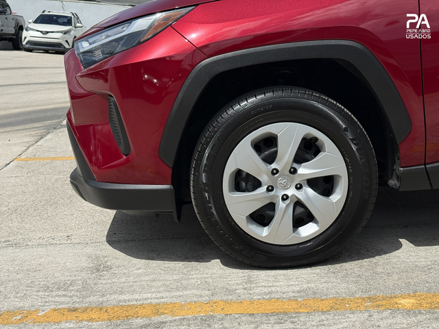 Toyota RAV4 LE 2025