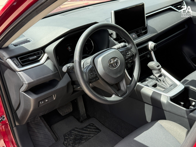 Toyota RAV4 LE 2025