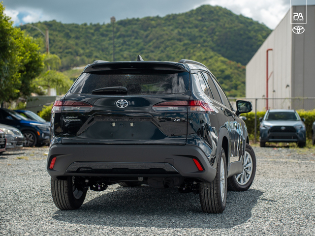 Toyota Corolla Cross LE 2026