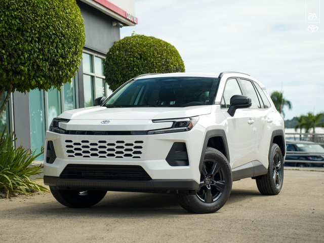 Toyota RAV4 LE 2026