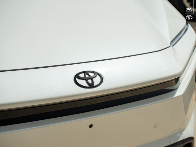 Toyota bZ Woodland AWD (Natl) 2026