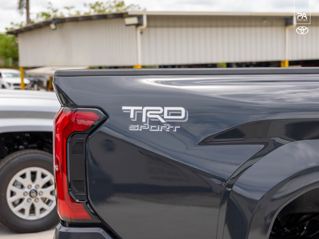 Toyota Tacoma 2WD SR5 2026