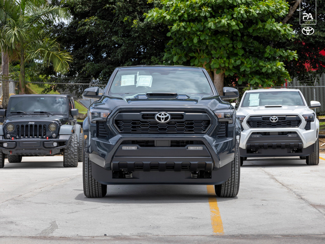 Toyota Tacoma 2WD SR5 2026