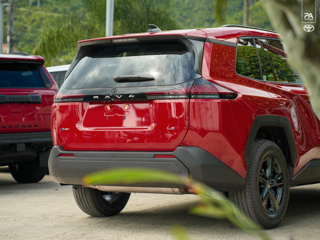 Toyota RAV4 LE 2026