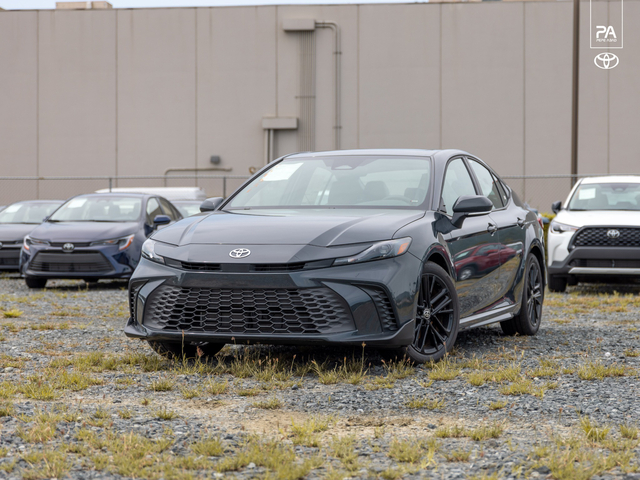 Toyota Camry SE 2026