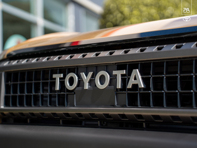 Toyota Land Cruiser w/SDM 4WD WAGON HV 2027