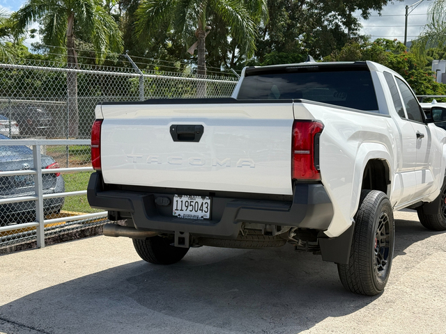 Toyota Tacoma 2WD SR 2024