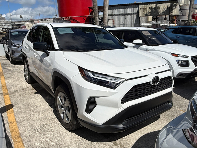 Toyota RAV4 LE 2025