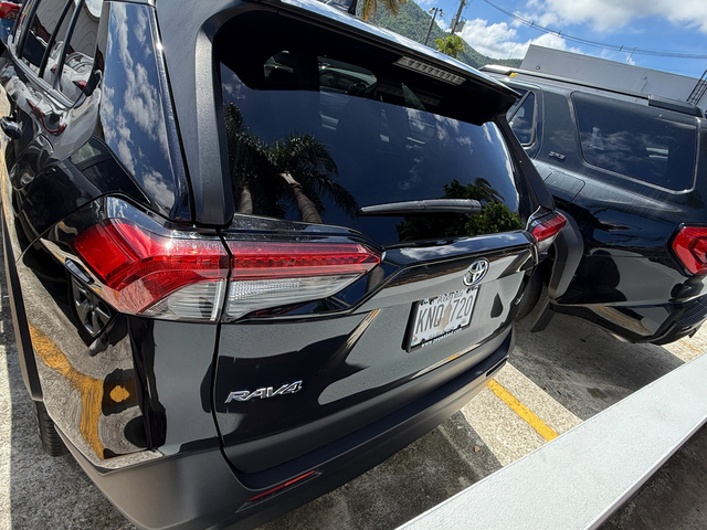Toyota RAV4 XLE 2024