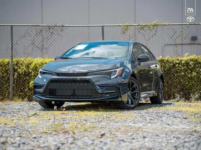 Toyota Corolla SE 2027