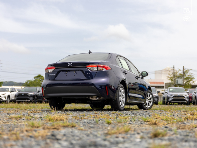 Toyota Corolla LE 2027