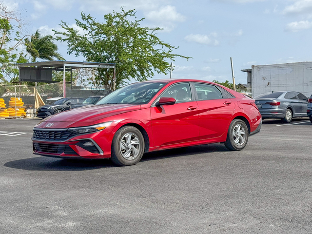 2025 Hyundai Elantra SE