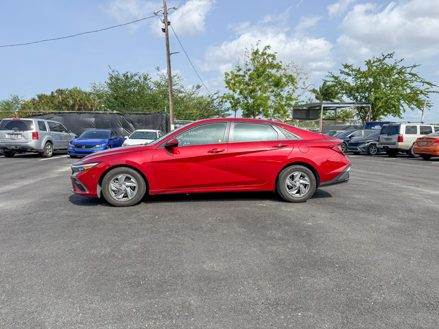 2025 Hyundai Elantra SE