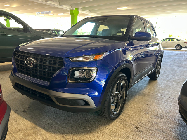 2025 Hyundai Venue SE