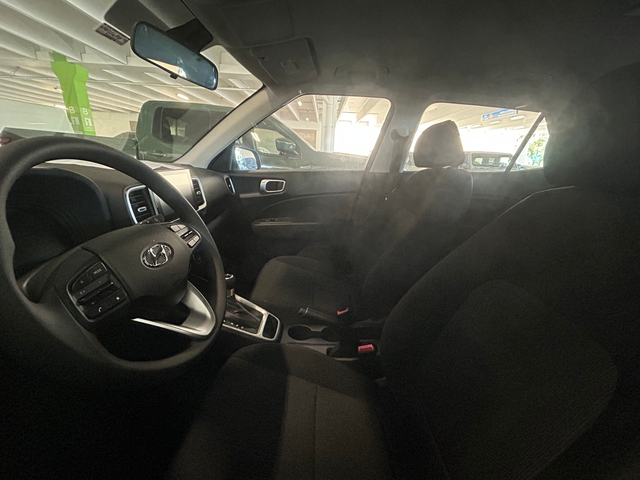 2025 Hyundai Venue SE