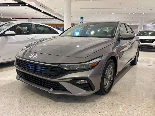 2025 Hyundai Elantra SE