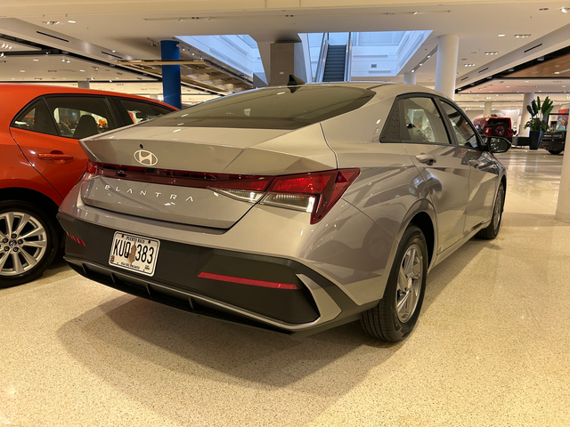 2025 Hyundai Elantra SE