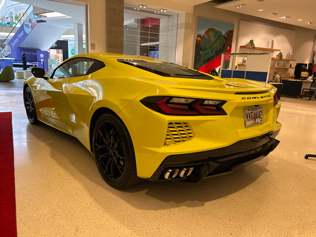 2023 Chevrolet Corvette Stingray 2dr Coupe w/1LT (6.2L 8cyl 8AM)