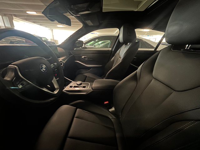 2024 BMW 3 Series 330e
