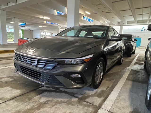 2026 Hyundai Elantra SE 4dr Sedan (2.0L 4cyl CVT)