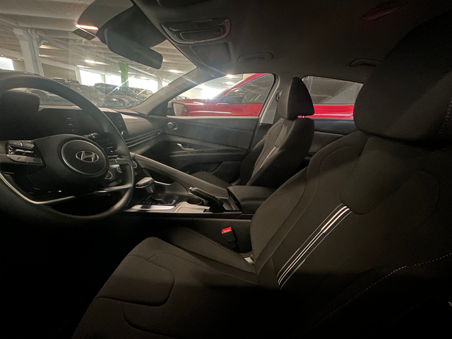 2026 Hyundai Elantra SE 4dr Sedan (2.0L 4cyl CVT)