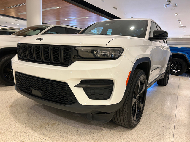 2024 Jeep Grand Cherokee Altitude 4dr SUV (3.6L 6cyl 8A)