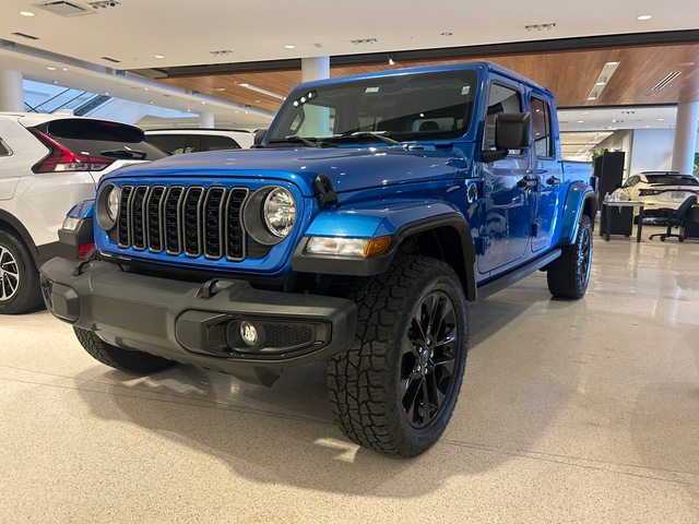 2025 Jeep Gladiator Nighthawk 4dr Crew Cab 4WD SB (3.6L 6cyl 8A)