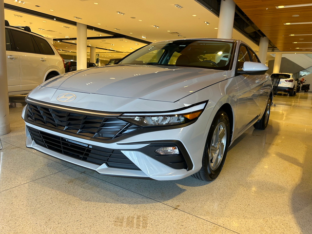 2026 Hyundai Elantra SE 4dr Sedan (2.0L 4cyl CVT)
