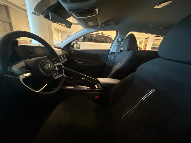 2026 Hyundai Elantra SE 4dr Sedan (2.0L 4cyl CVT)