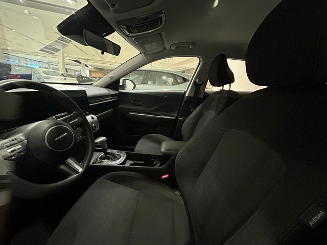 2025 Hyundai Kona SE 4dr SUV (2.0L 4cyl CVT)