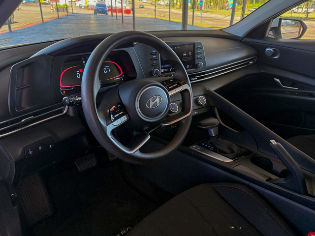 2024 Hyundai Elantra SE