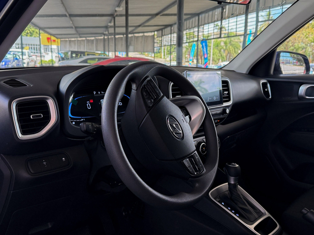 2025 Hyundai Venue SE