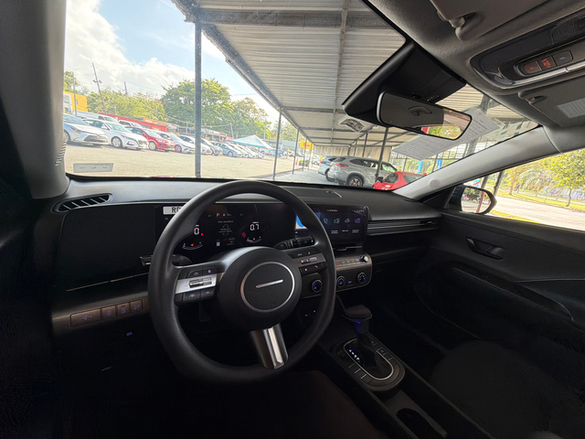 2025 Hyundai Kona SE