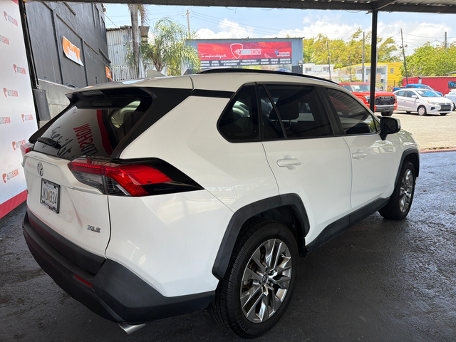 2020 Toyota RAV4 XLE