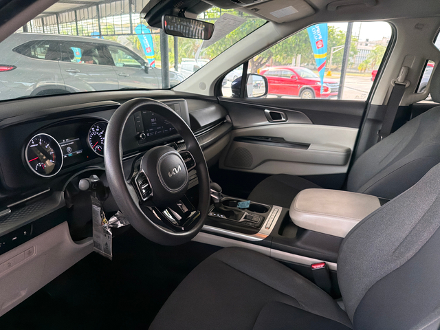 2024 Kia Carnival LX