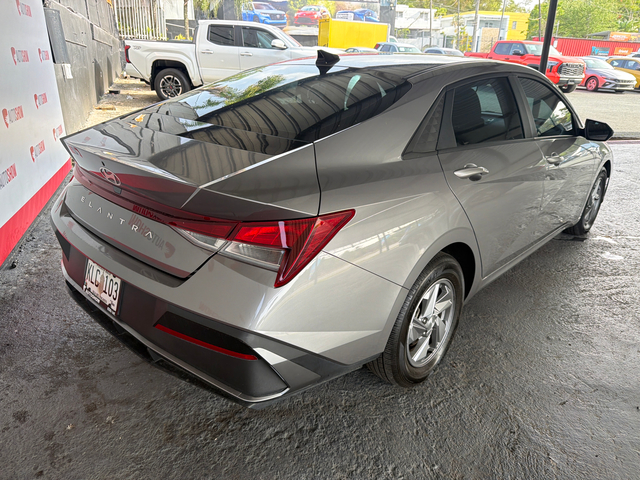 2024 Hyundai Elantra SE