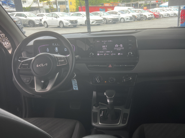 2025 Kia Seltos LX sold