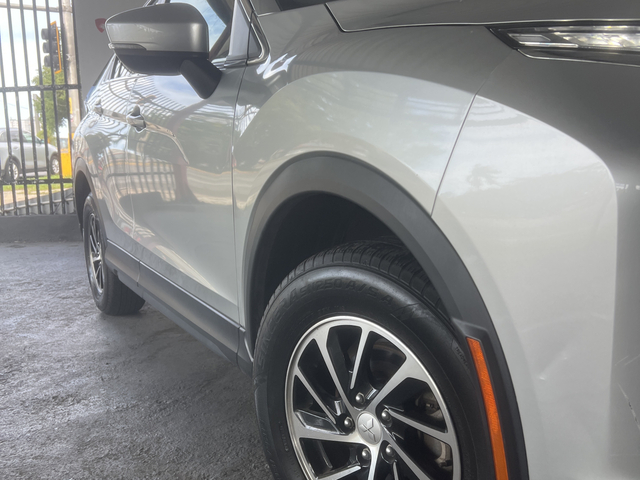 2025 Mitsubishi ECLIPSE CROSS ES