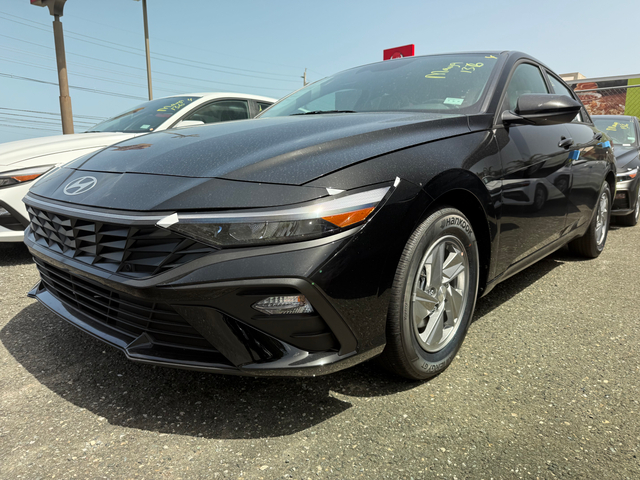 Hyundai Elantra SE 2026