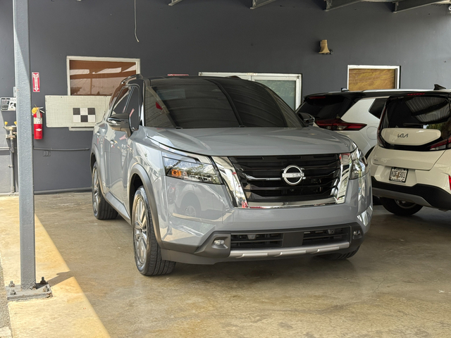 Nissan Pathfinder SL 2025
