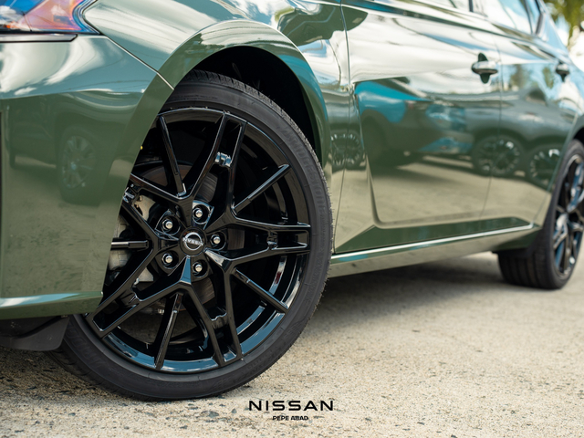 Nissan Altima 2.5L SR + MID.ED PKG 2026