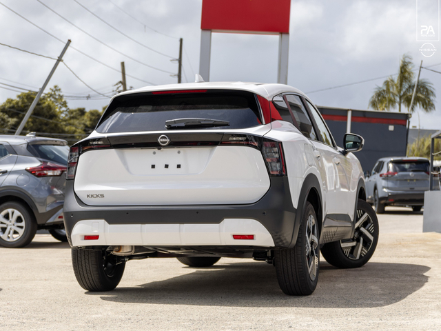Nissan Kicks SV 2.0L CVT FWD 2026