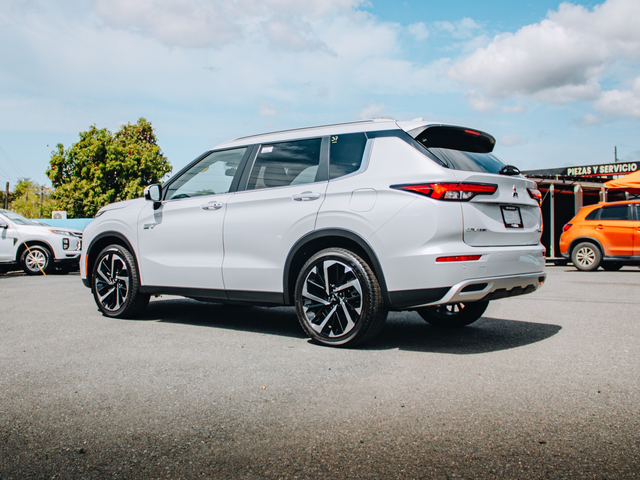 2026 Mitsubishi Outlander SE