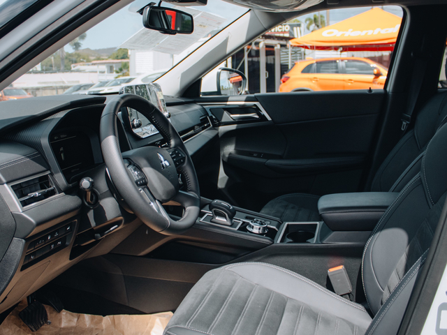 2025 Mitsubishi Outlander Plug-In Hybrid PHEV
