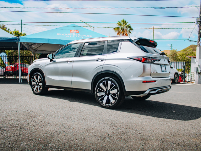 2026 Mitsubishi Outlander SE